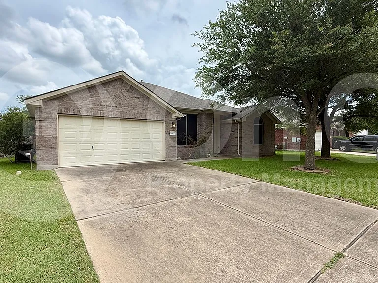 18905 Stirling Castle Ct — Photo 2