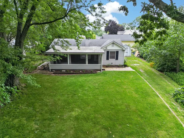 6351 S State Road 10, Knox, IN 46534