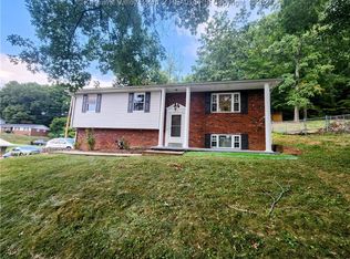 1812 Oakwood Dr, Charleston, WV