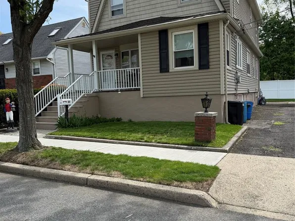 57 Oak St, Rochelle Park, NJ 07662