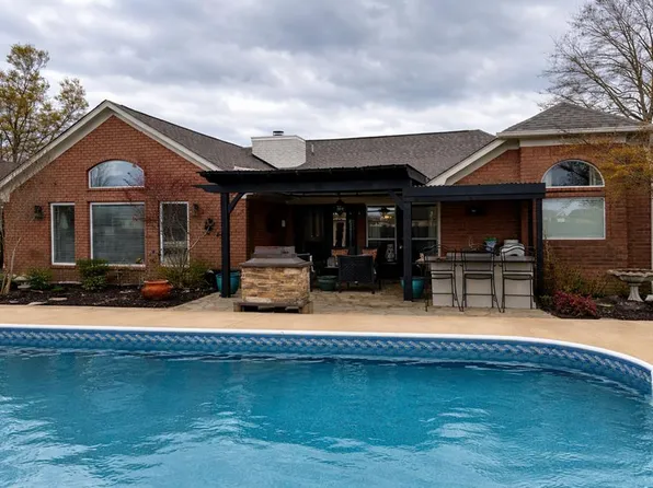 735 Pleasant Woods Dr, Marion, AR 72364