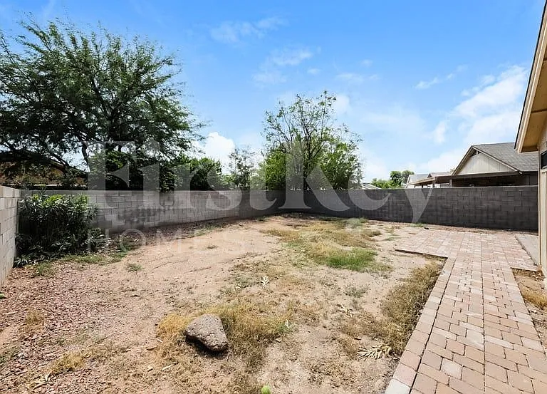 3145 W Crest Ln — Photo 14