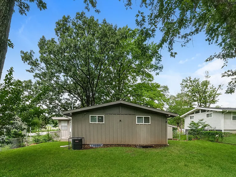 11311 Cleveland Ave — Photo 15