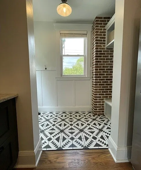 1905 Waverly Ave — Photo 10