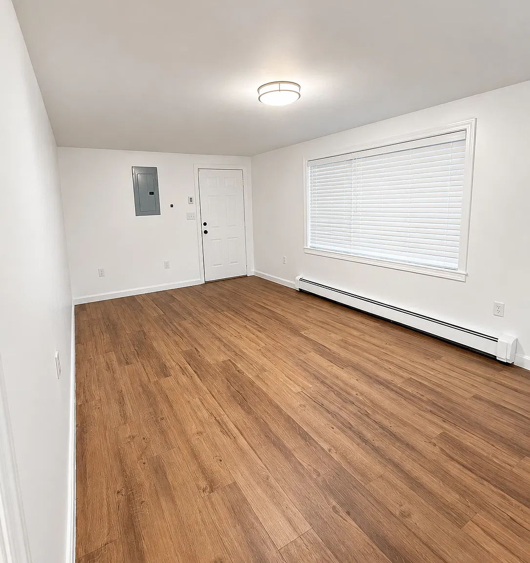 3 bed, 1.5 bath, 1404 sqft, $3,400 — Photo 4