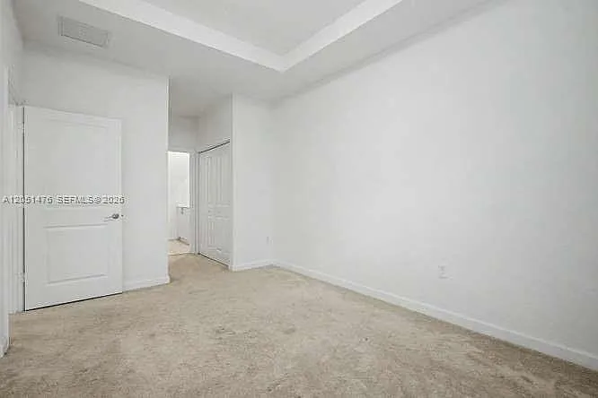 1020 SE 26th Ter — Photo 15