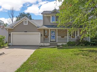 611 Deer Run Dr NE, Cedar Rapids, IA 52402