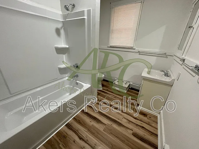 1124 Lake Ave — Photo 7
