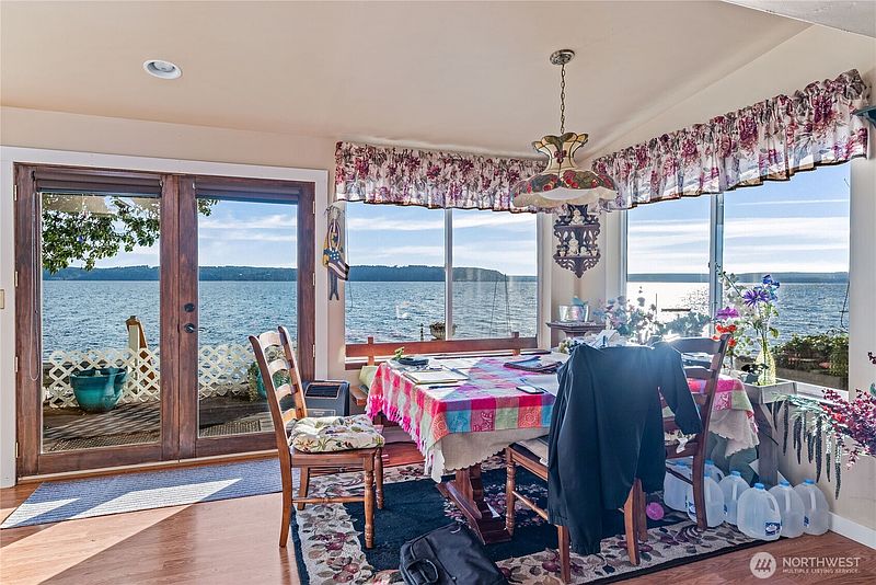 4th image of 791 Seal Rock Road