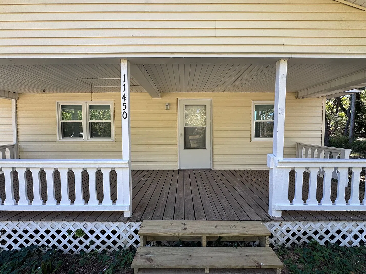 3 bedroom 1.5 bath with Garage — Photo 3