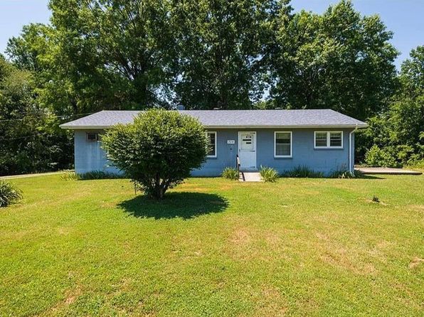 704 S Main St, English, IN 47118