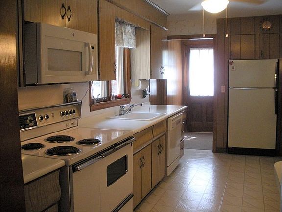 4th image of 1805 Turnpike St #1