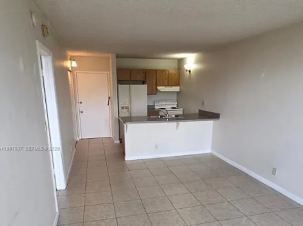 2701 Riverside Dr #516-R, Pompano Beach, FL 33065