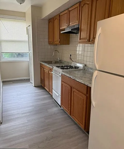 1014 48th Pl NE #4 — Photo 3