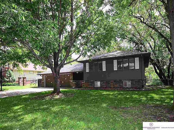 2nd image of 815 S 120th Ave