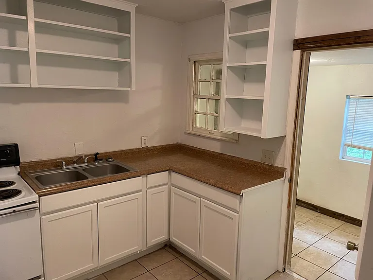2120 N Rhode Island Ave — Photo 6