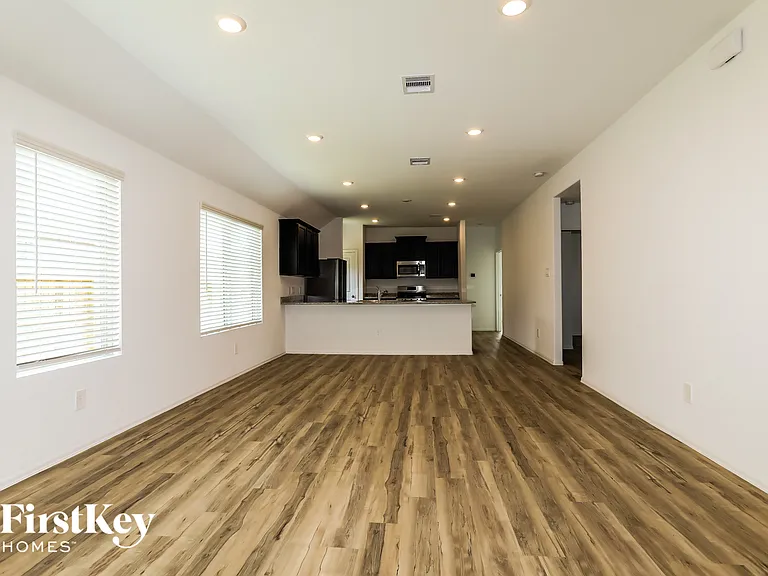 18467 Cobalt Cove Ln — Photo 3