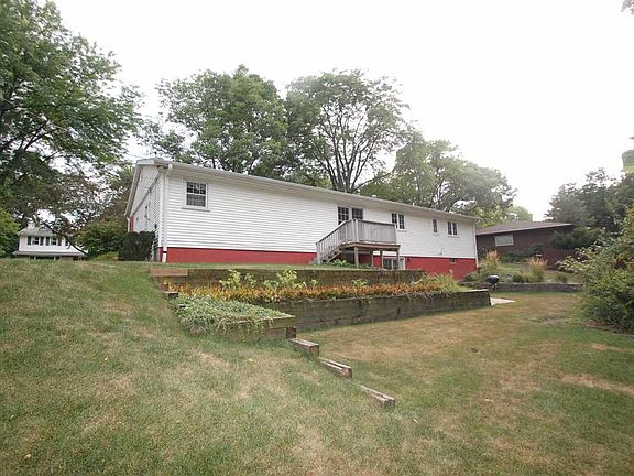 3rd image of 1321 W Brentwood Dr
