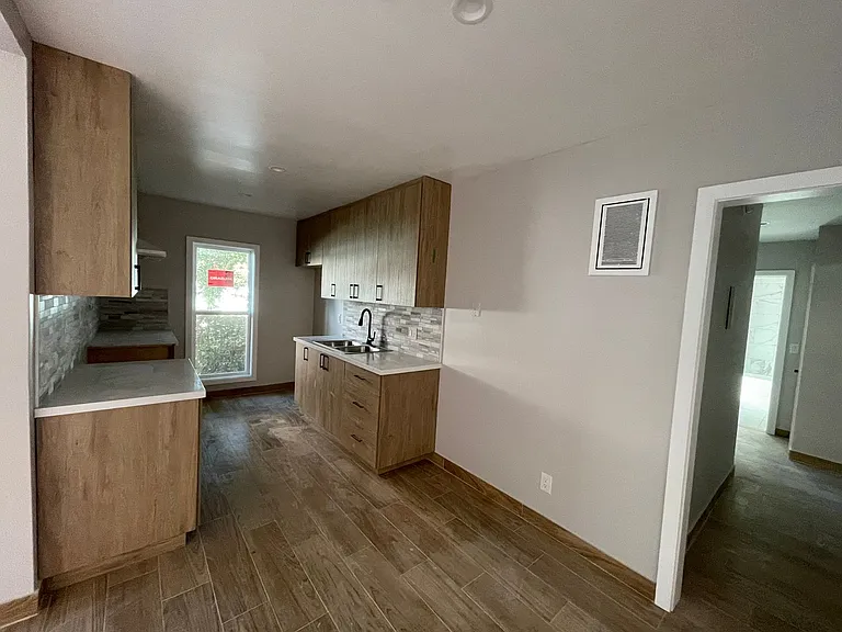 9949 Pinewood Ave — Photo 2