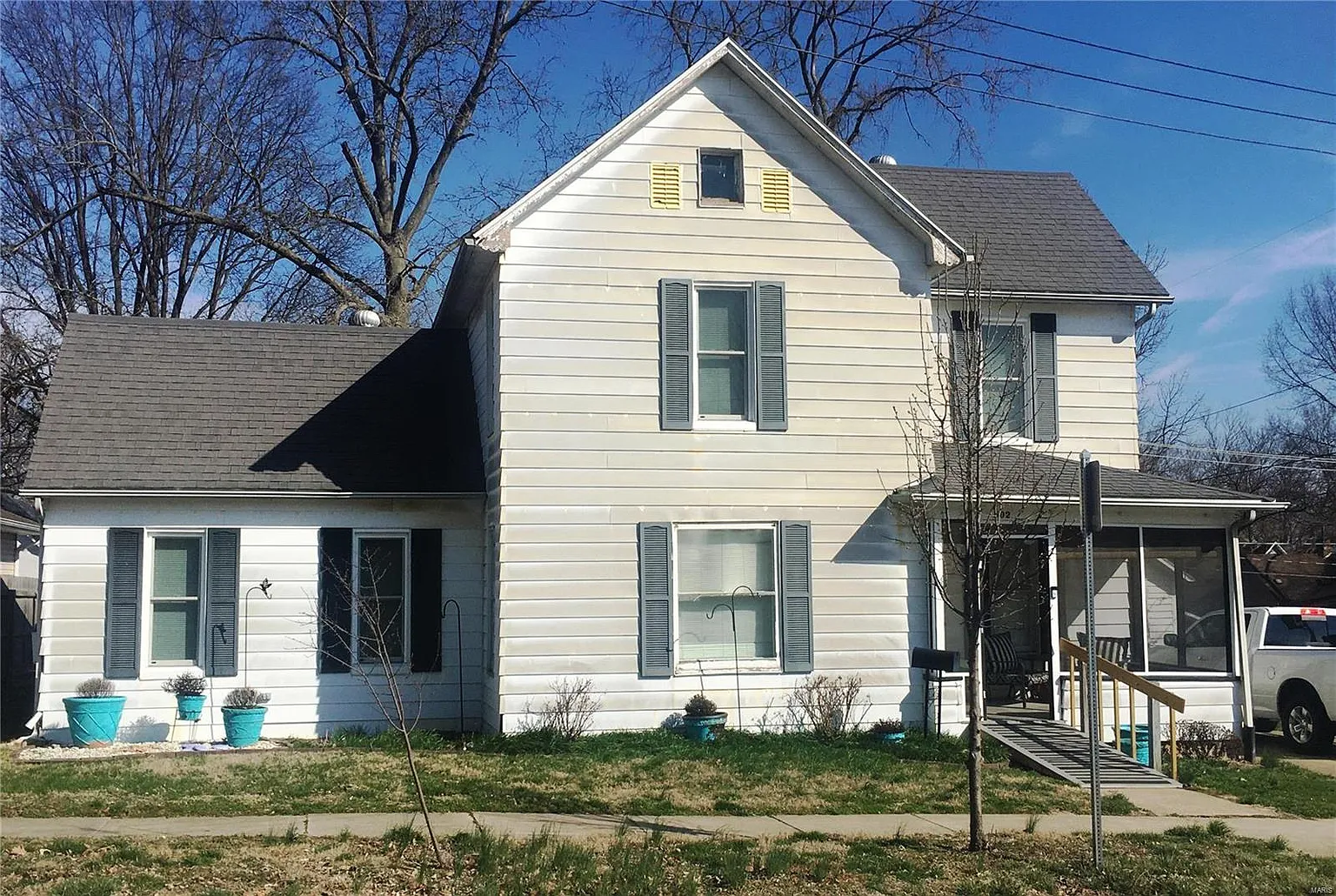 502 N Elm St photo 1