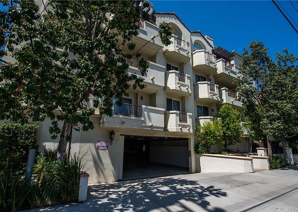 1st image of 13935 Burbank Blvd APT 104