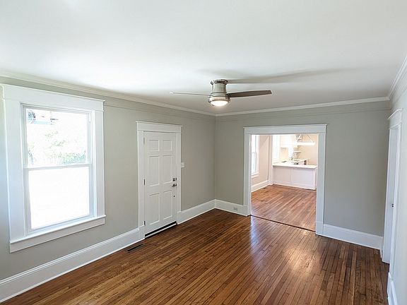 4th image of 116 Henrietta Ave E