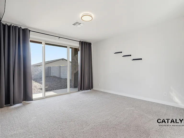 6926 W Winston Dr — Photo 33