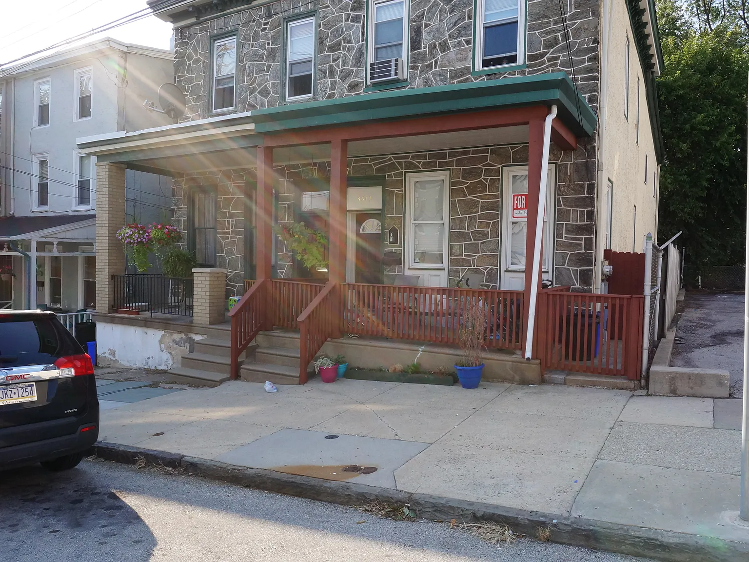 2 bed, 1050 sqft, $1,695 — Photo 4
