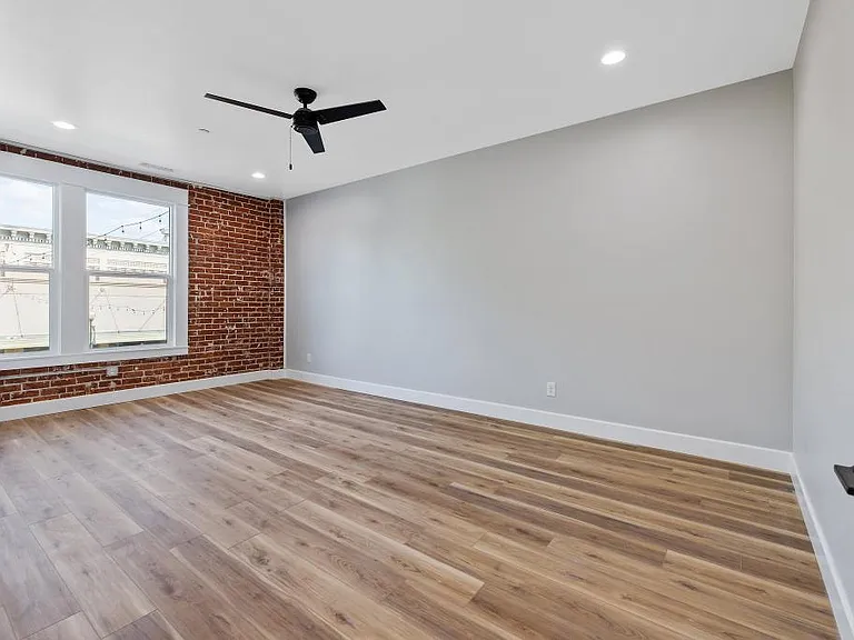 147 S K St #202 — Photo 14