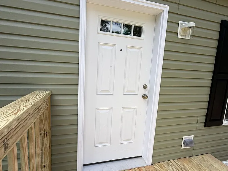 4918 Greenwood Ln — Photo 2