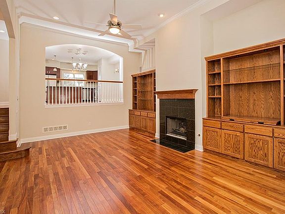 3rd image of 2415 Derbyshire Ct