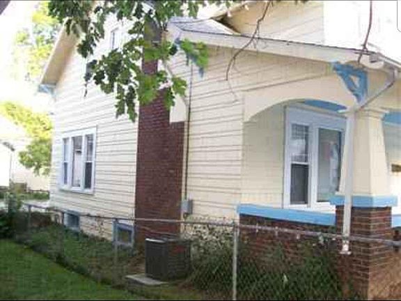 2nd image of 207 Logan St