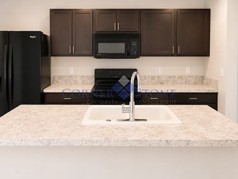657 N Manship Ave — Photo 3