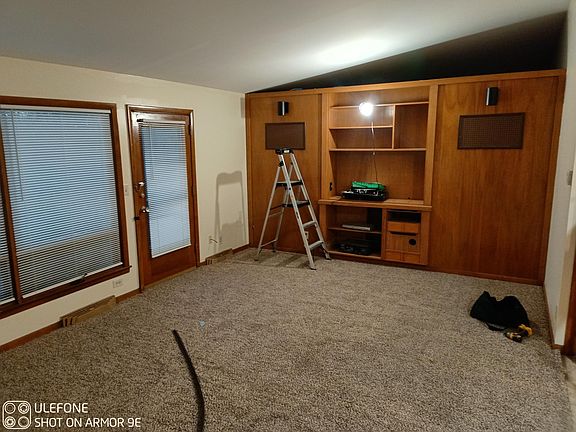 2nd image of 709 Mahoning Ave NW
