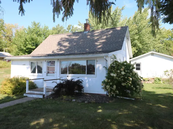 1080 Foster St, Cumberland, WI 54829