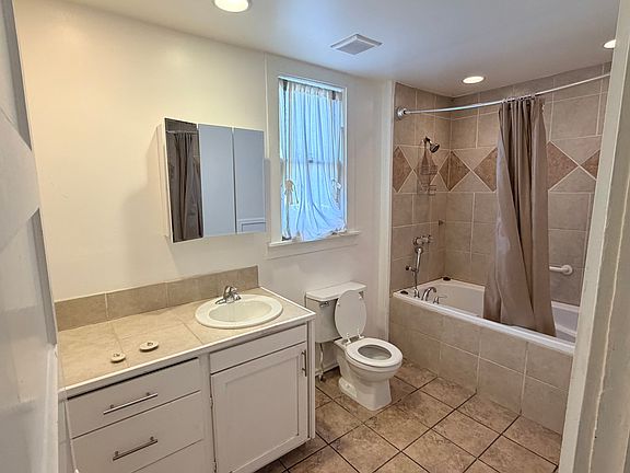 3rd image of 2269 S Green St APT 1