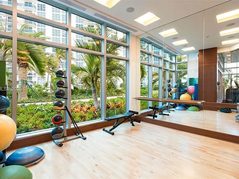 10295 Collins Ave #803 — Photo 25