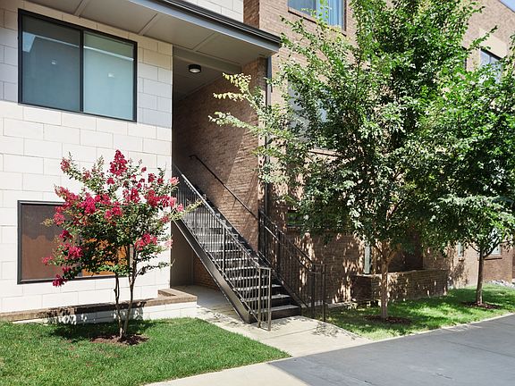 3rd image of 1613 Marshall Hollow Dr #203
