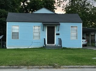 6565 39th St, Groves, TX 77619