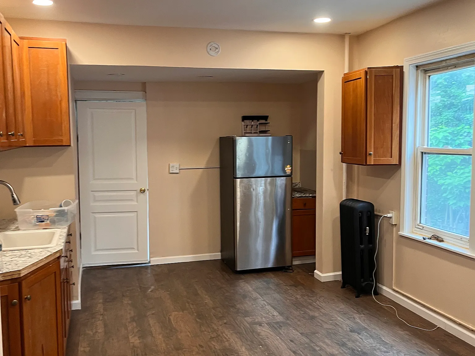 3 bed, 1222 sqft, $1,680 — Photo 2