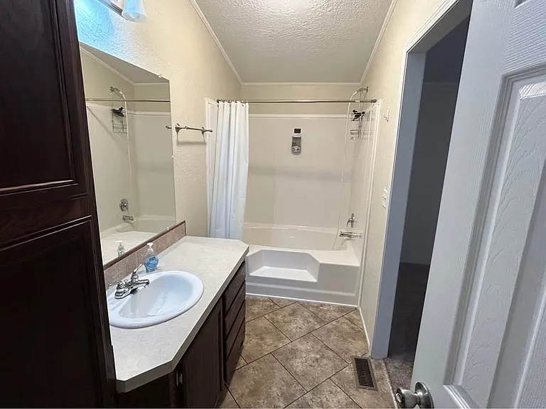 58 Charlsie Dr — Photo 8