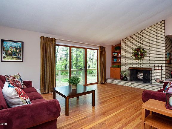 3rd image of 2954 Windsor Dr