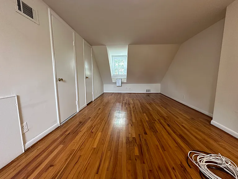 935 Lombard St #202 — Photo 8