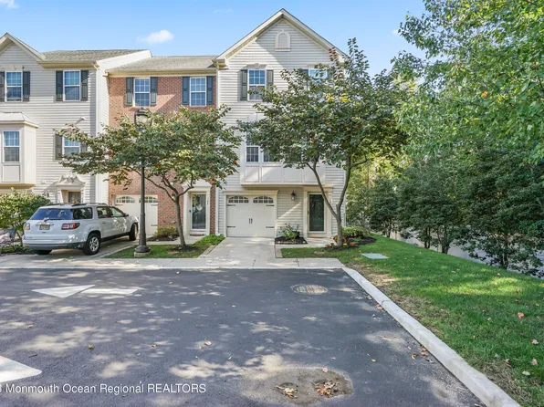 105 Zilinski Drive, Belford, NJ 07718