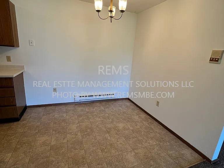 564 E Slifer St — Photo 11