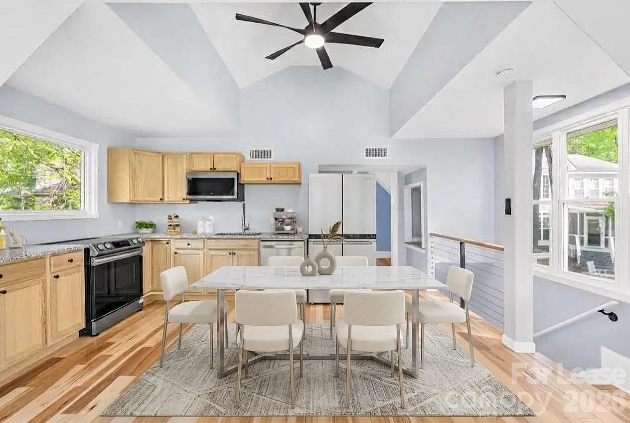 3 bed, 3.0 bath, 1723 sqft, $2,200 — Photo 3