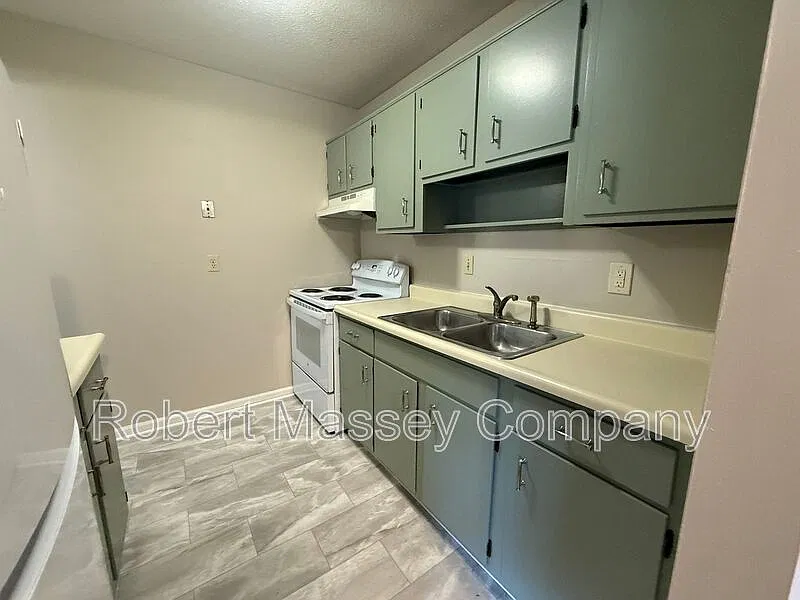 1 bed, 1.0 bath, 575 sqft, $805 — Photo 3