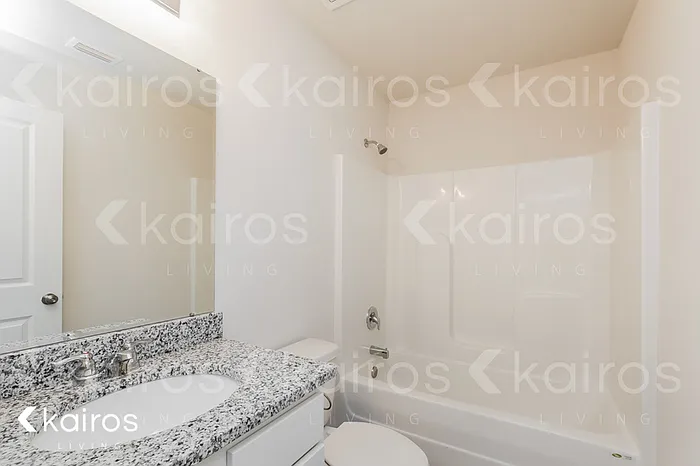 832 Whispering Creek Ave — Photo 14