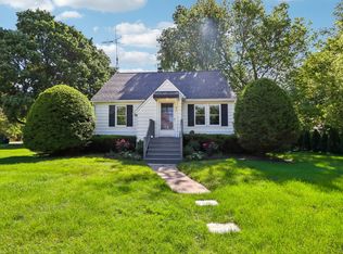 822 Irving Ave, Woodstock, IL 60098