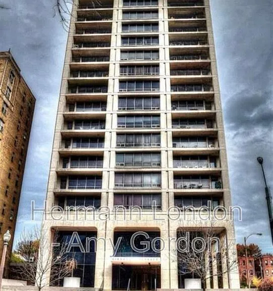 4501 Lindell Blvd #12E — Photo 2